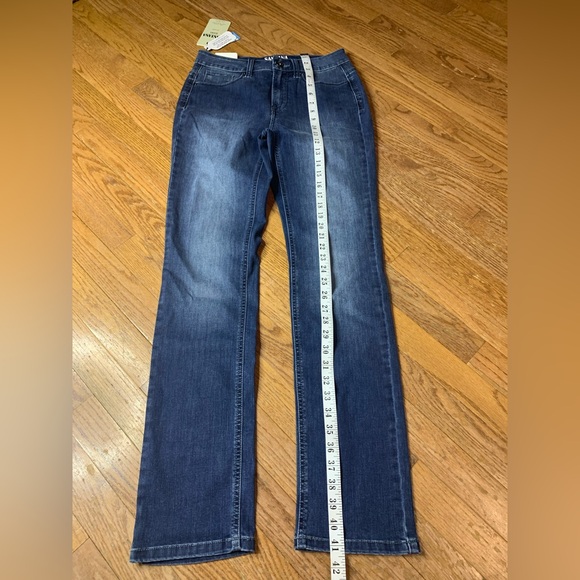 NWT Santana Jeans High Rise Slim Leg Blue Denim - Size 6 - Picture 6 of 9